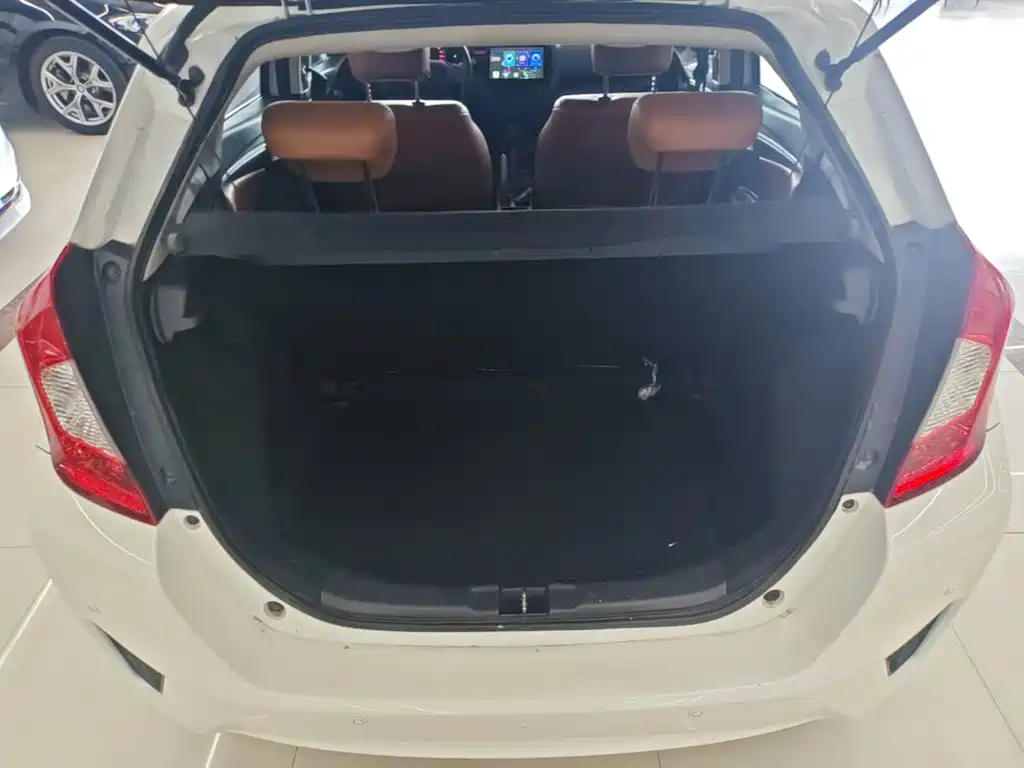 Honda Fit 2015 — фото 19