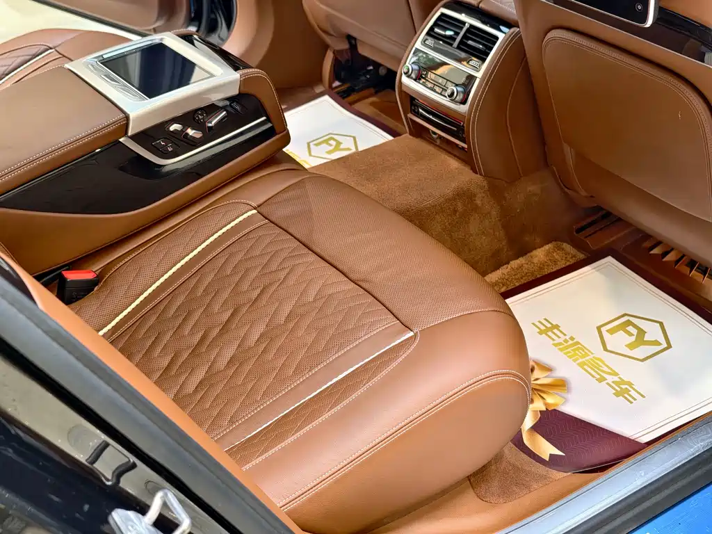BMW 7 Series 2021 — фото 12