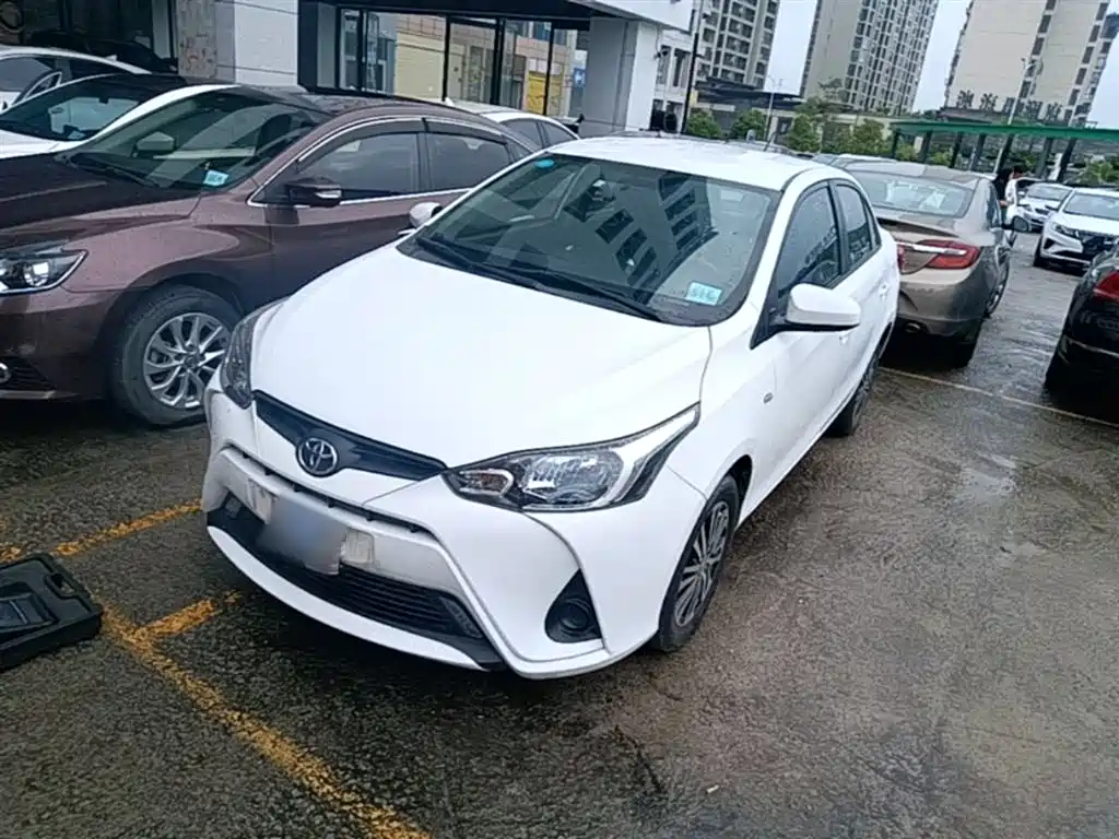 Toyota Yaris L 2018 — фото 2
