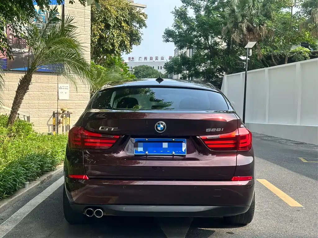 BMW 5 Series GT 2015