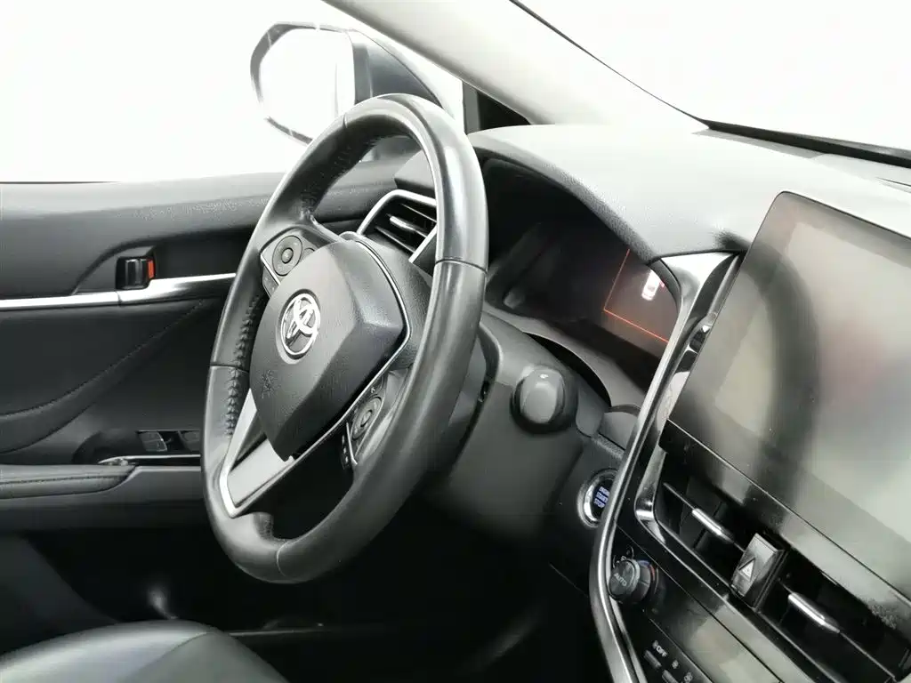 Toyota Camry 2022 — фото 22