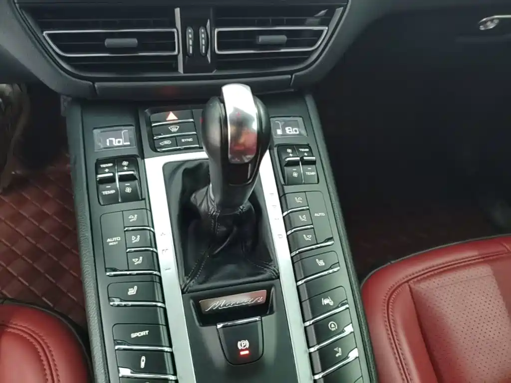 Porsche Macan 2021 — фото 14