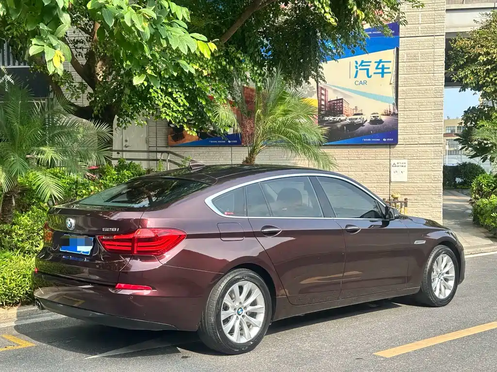 BMW 5 Series GT 2015