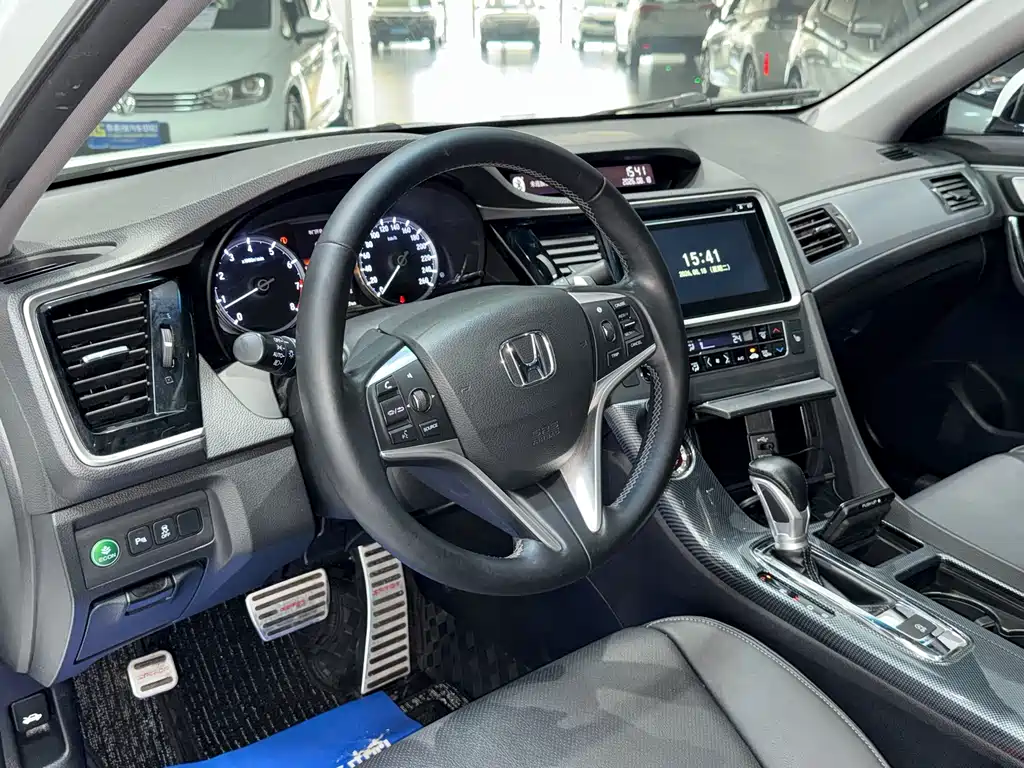 Honda Spirior 2016 — фото 11