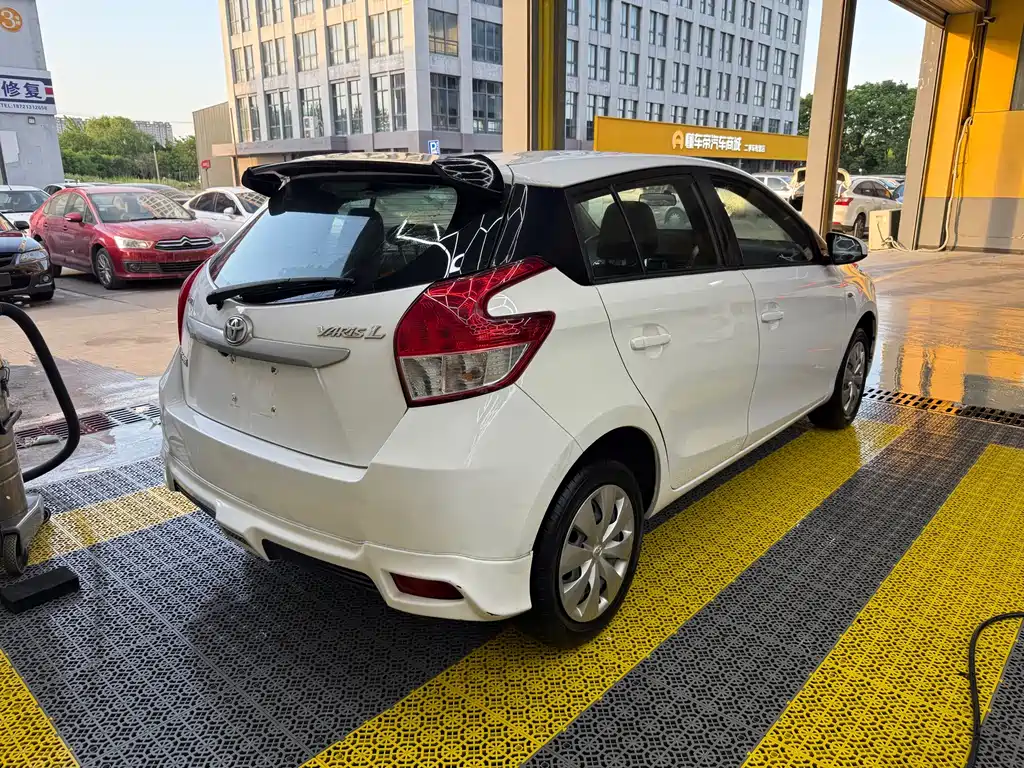 Toyota Yaris L 2016 — фото 4