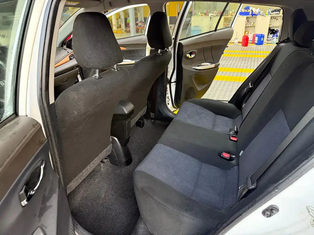 Toyota Yaris L 2016 — фото 9