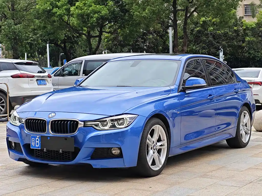 BMW 3 Series 2019 — фото 1