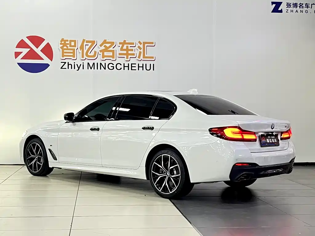BMW 5 Series 2023 — фото 14