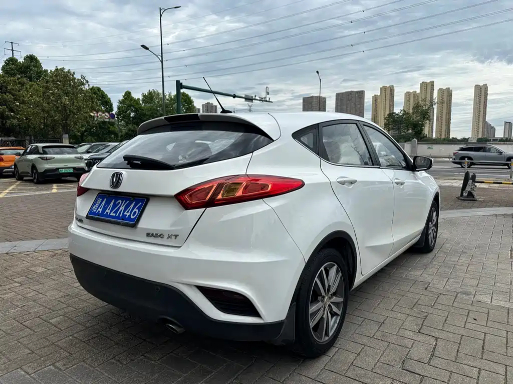 Changan Eado XT 2015 — фото 7