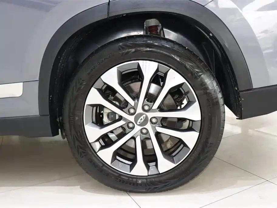 Chery Tiggo 8 2023 — фото 20