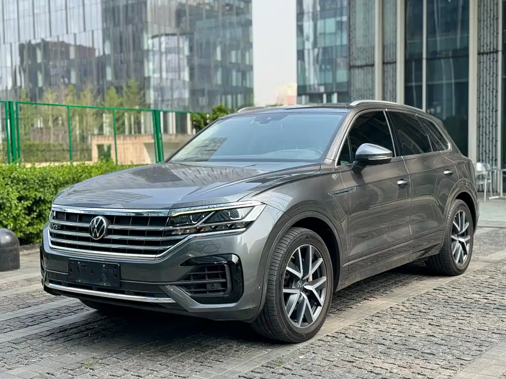 Volkswagen Touareg 2021 — фото 1
