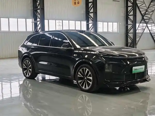Li Auto L6 2025