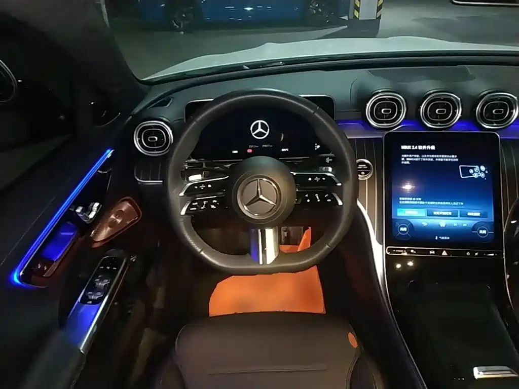 Mercedes-Benz C-Class 2024 — фото 10