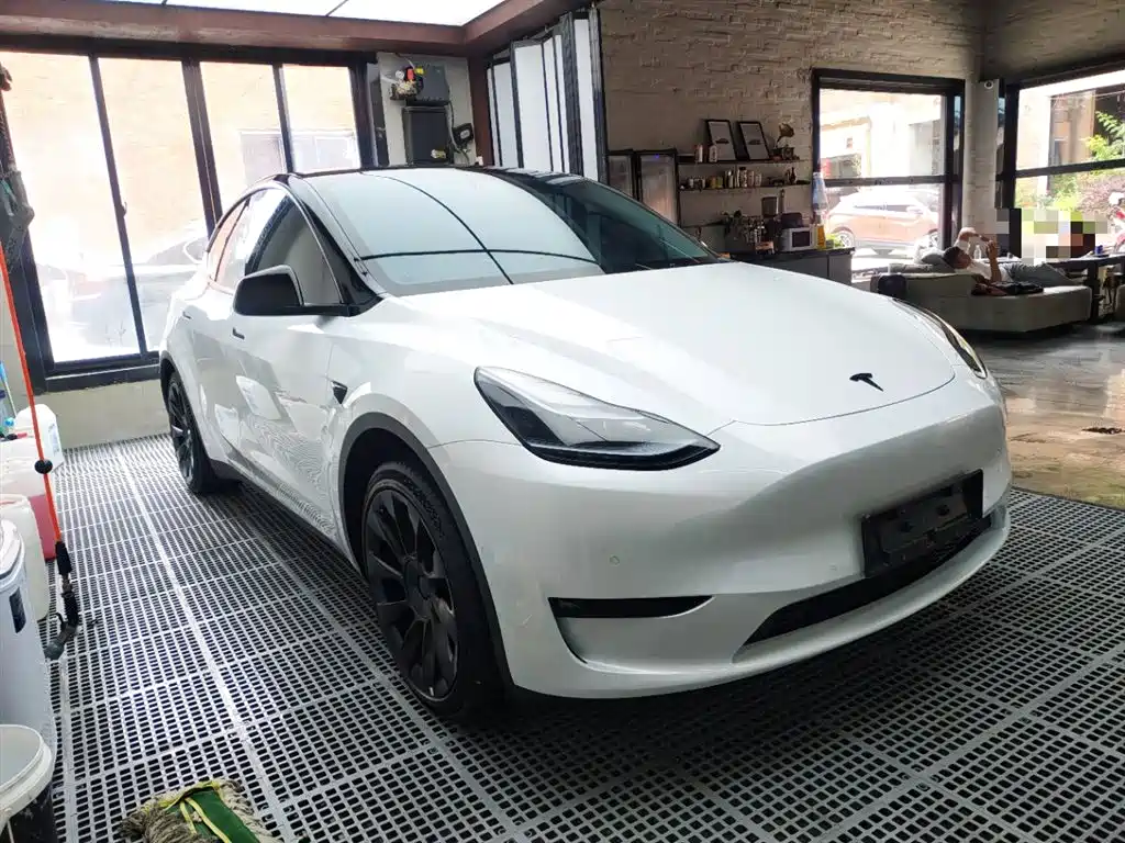 Tesla Model Y 2023 — фото 4