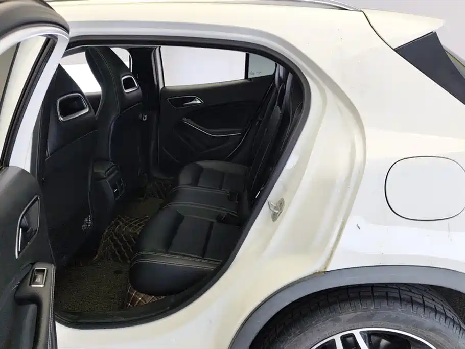 Mercedes-Benz GLA 2016 — фото 11