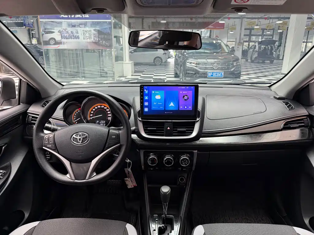 Toyota Yaris L 2022 — фото 11