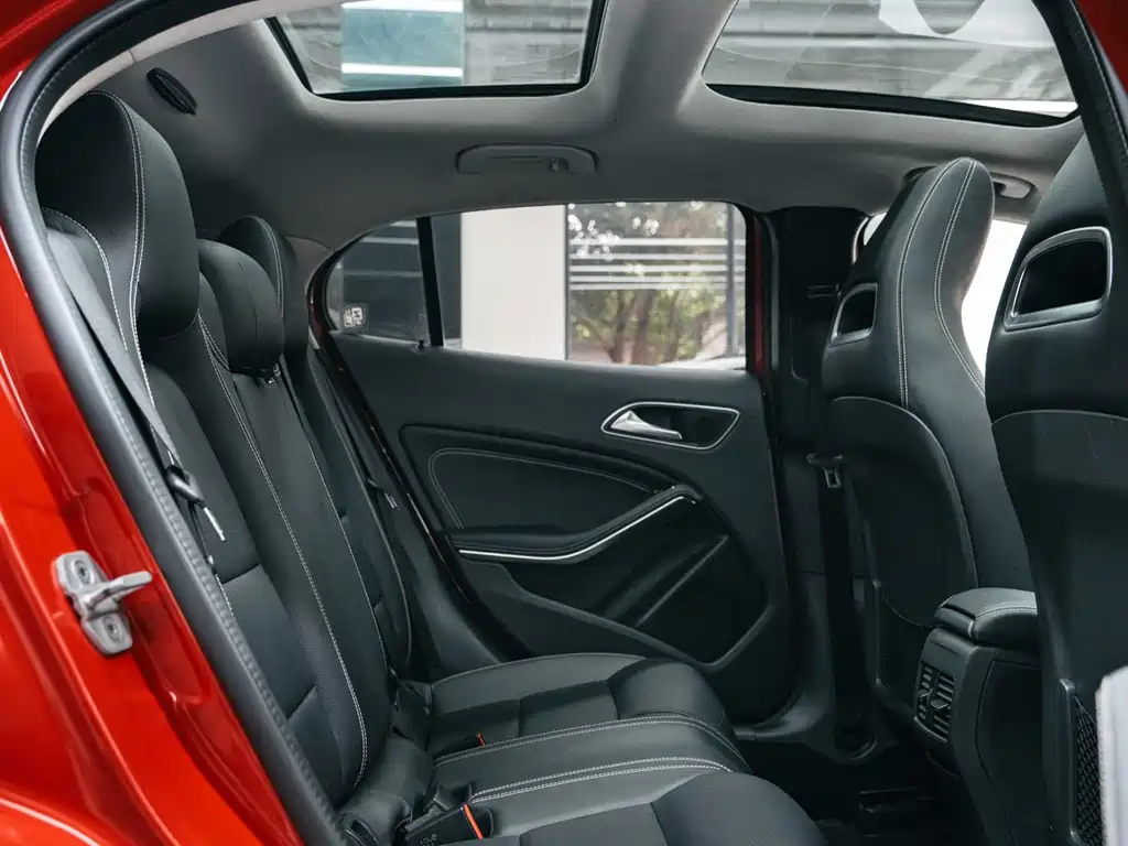Mercedes-Benz GLA 2015 — фото 12