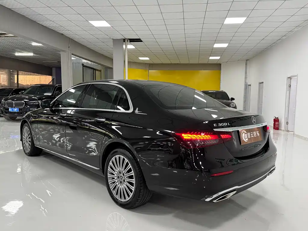 Mercedes-Benz E-Class 2022