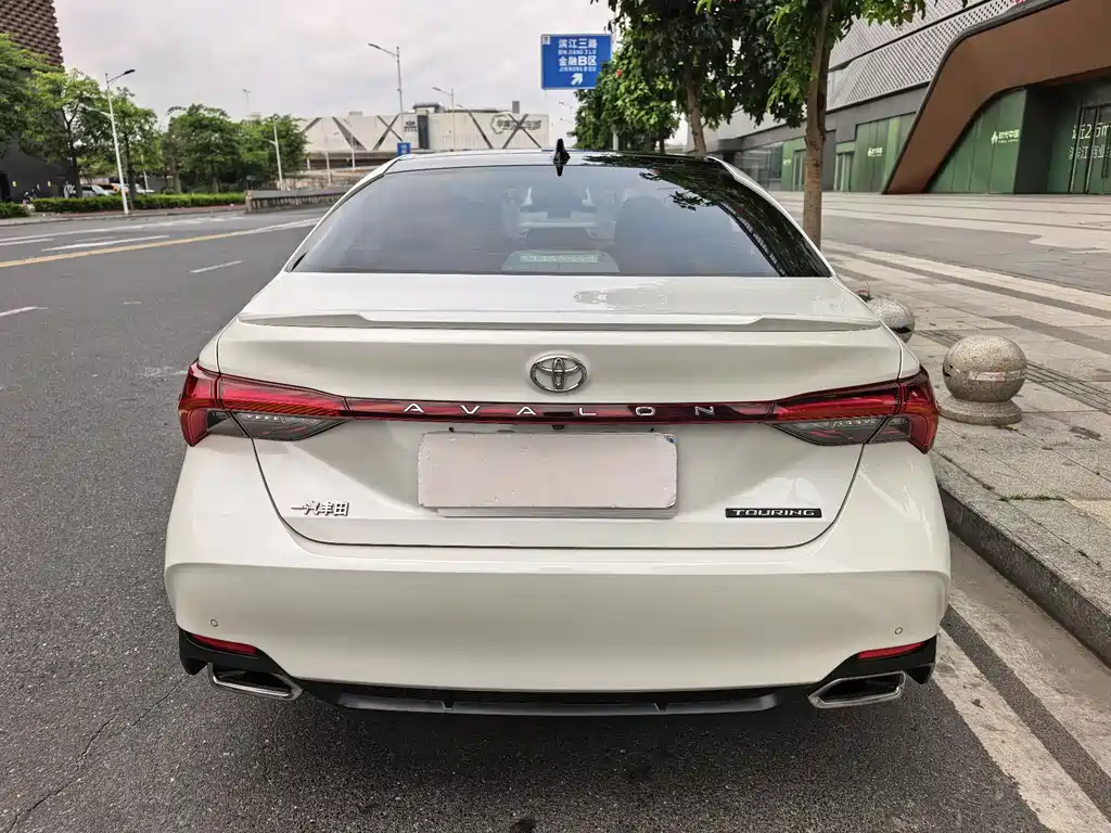 Toyota Avalon 2019 — фото 16