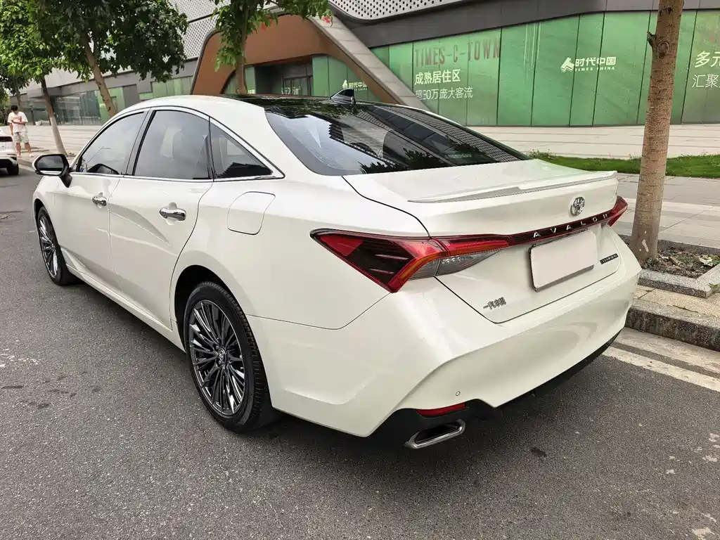 Toyota Avalon 2019 — фото 17