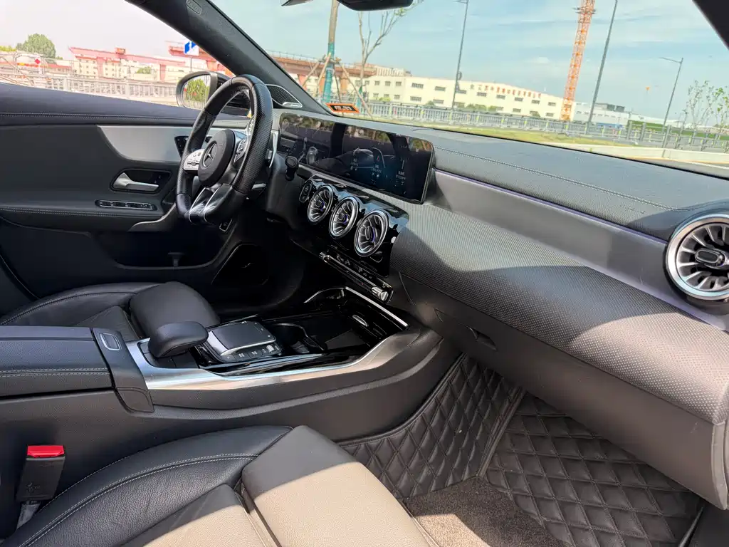 Mercedes-Benz CLA AMG 2021 — фото 10