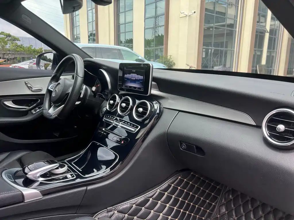 Mercedes-Benz C-Class 2018 — фото 25