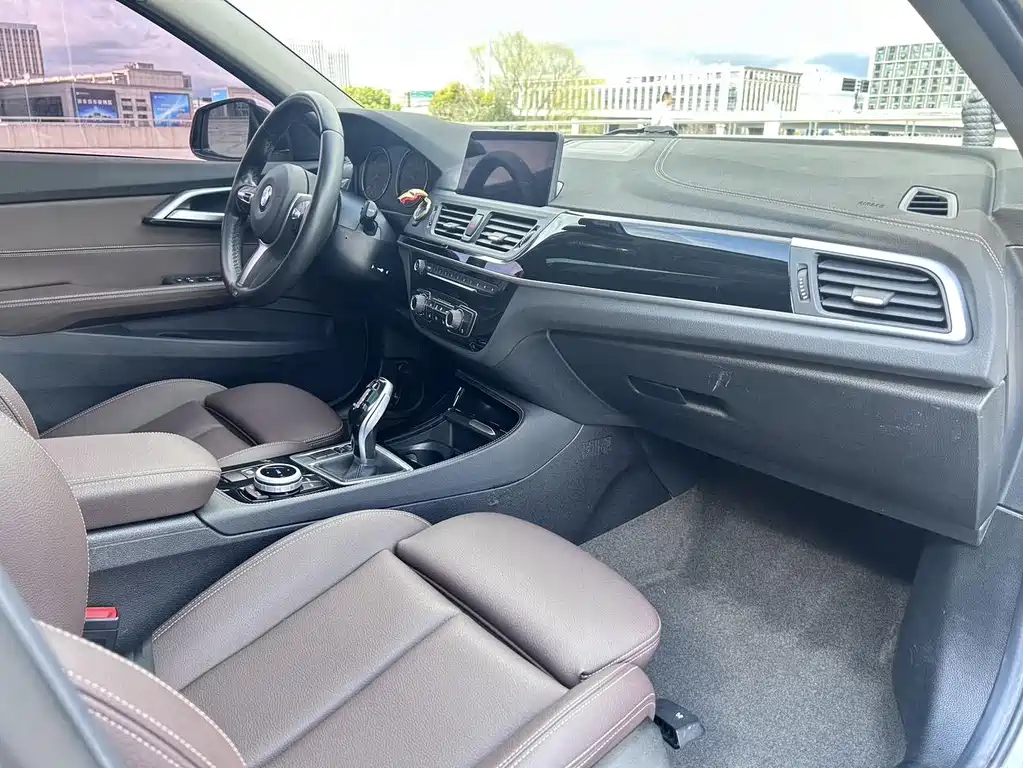 BMW 1 Series 2020 — фото 15