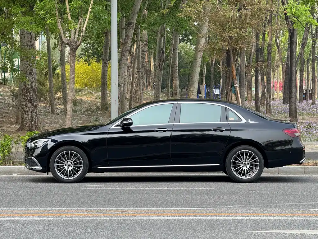 Mercedes-Benz E-Class 2021 — фото 3