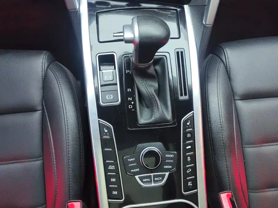 Haval H7 2017 — фото 16
