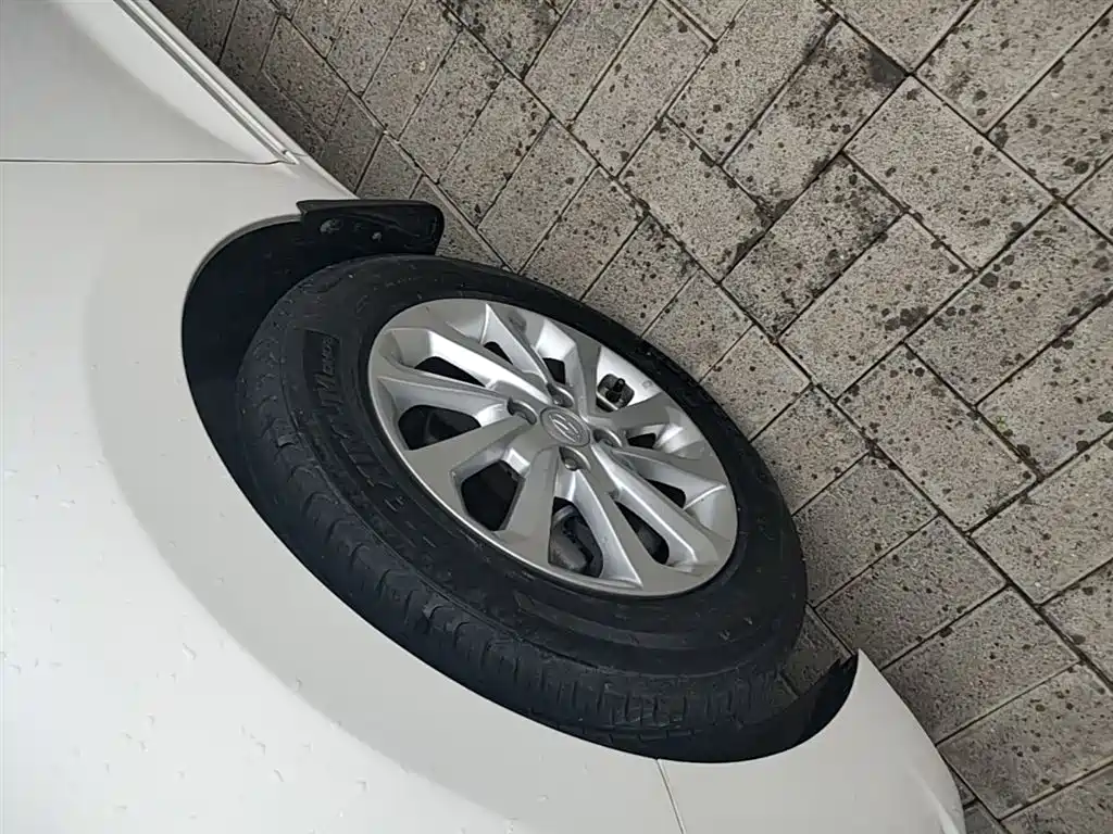 Hyundai Verna 2017 — фото 23