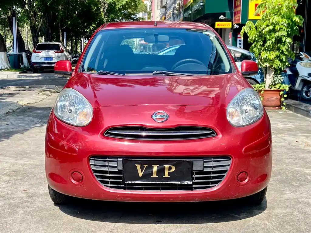 Nissan March 2012
