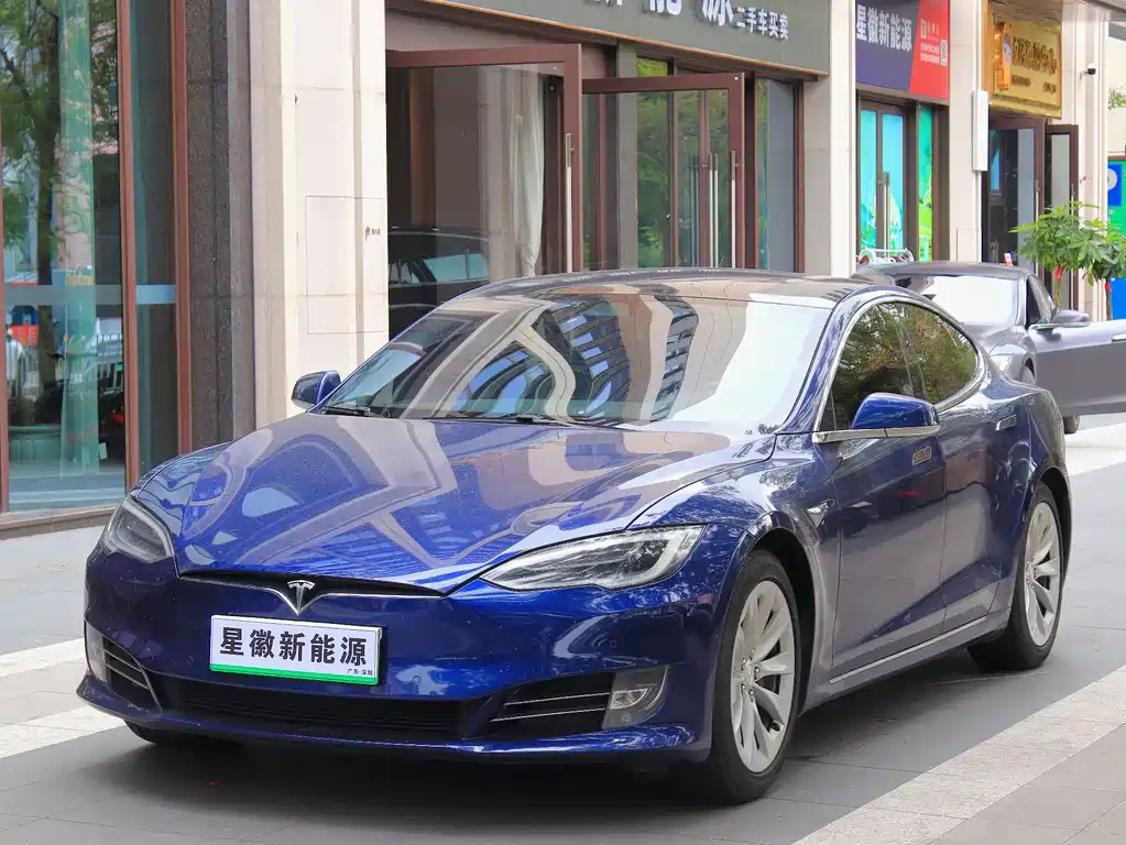 Tesla Model S 2018 — фото 1
