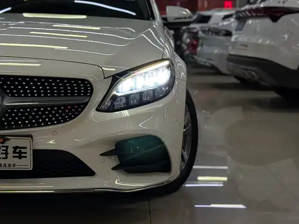 Mercedes-Benz C-Class 2021