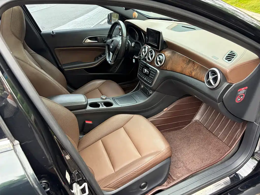 Mercedes-Benz GLA 2015 — фото 17