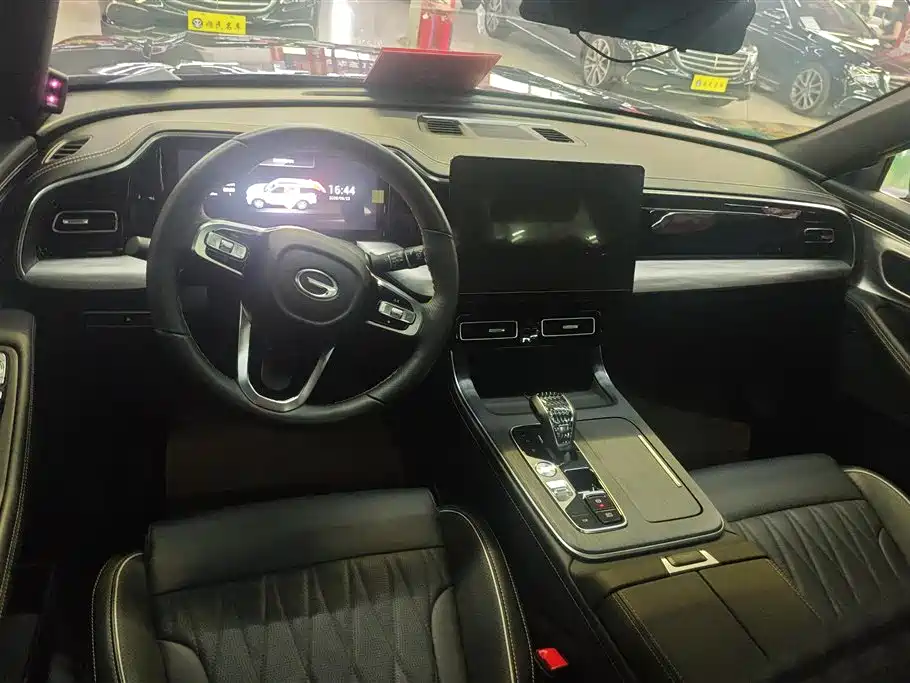 GAC Motor Trumpchi GS8 2024 — фото 12