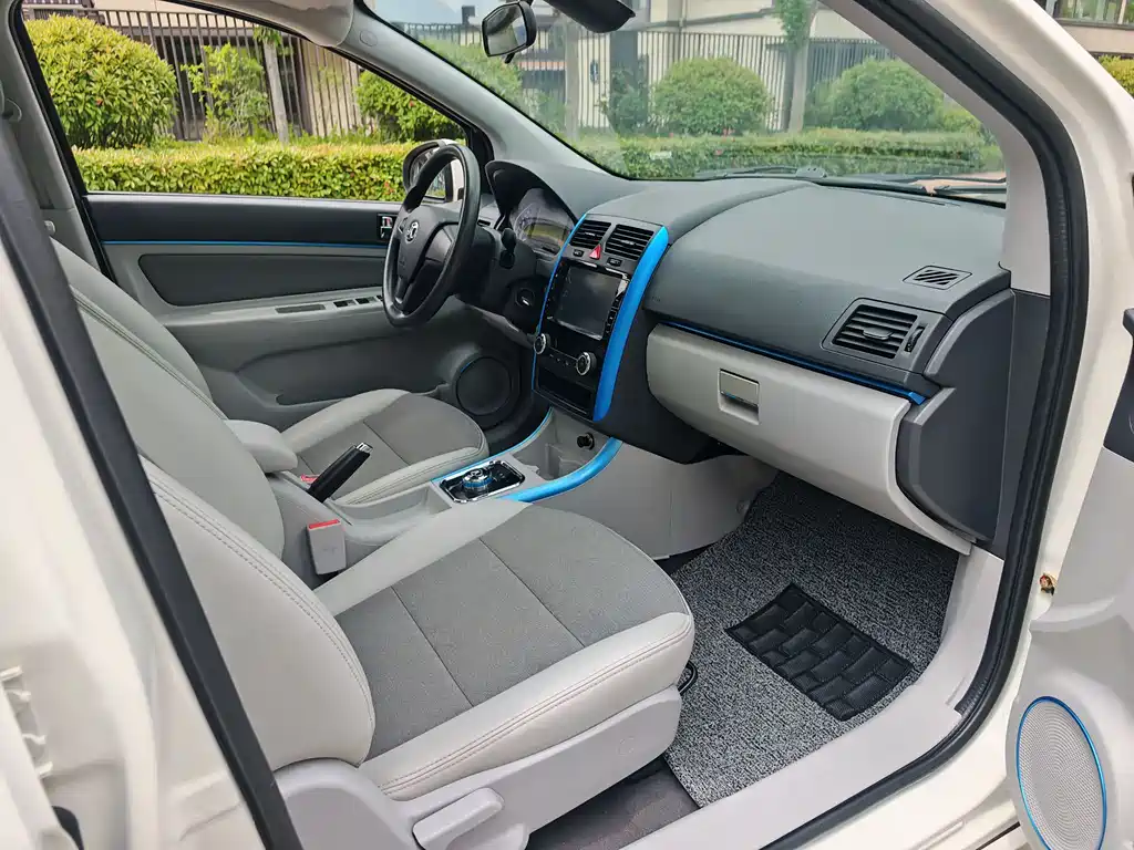 BAIC New Energy EV 2015 — фото 25