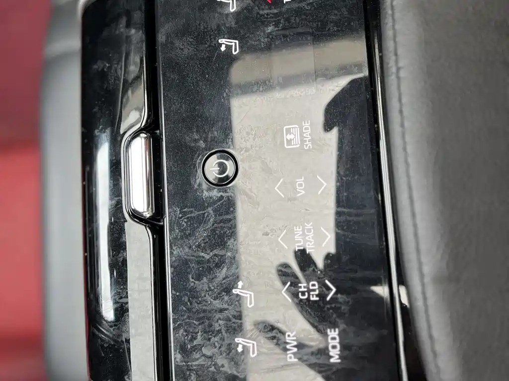 Toyota Camry 2018 — фото 15