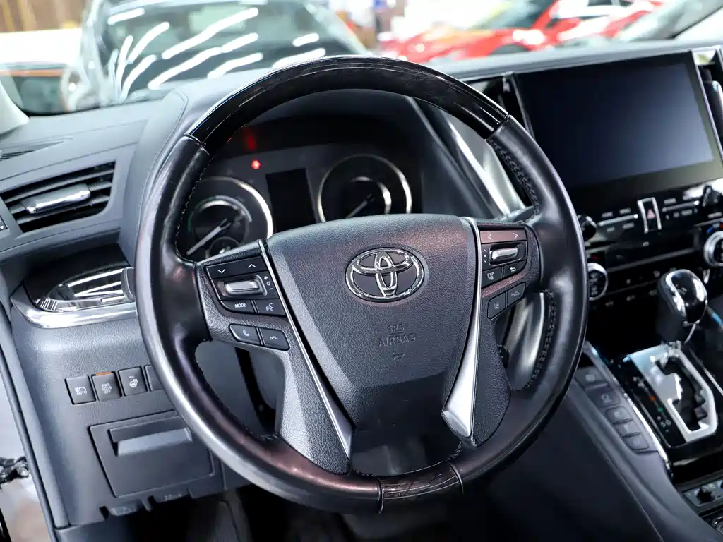 Toyota Vellfire 2021 — фото 15