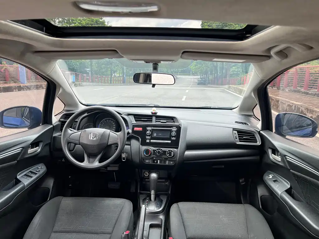 Honda Fit 2017 — фото 11