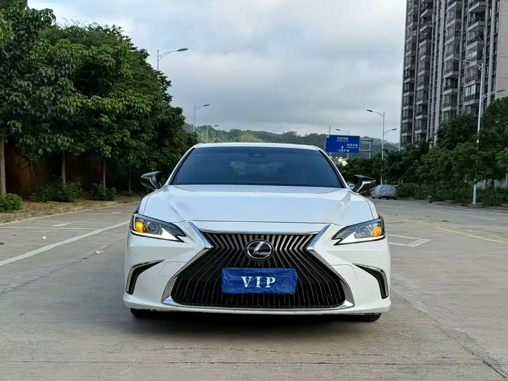 Lexus ES 2020 — фото 2