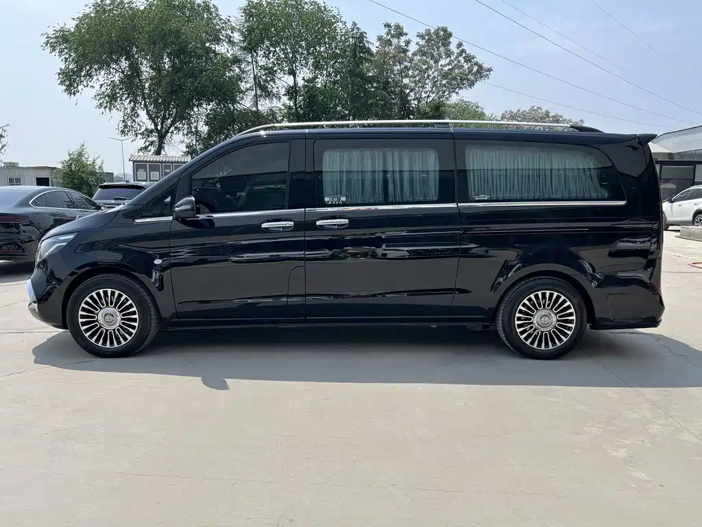 Mercedes-Benz Vito 2023 — фото 10