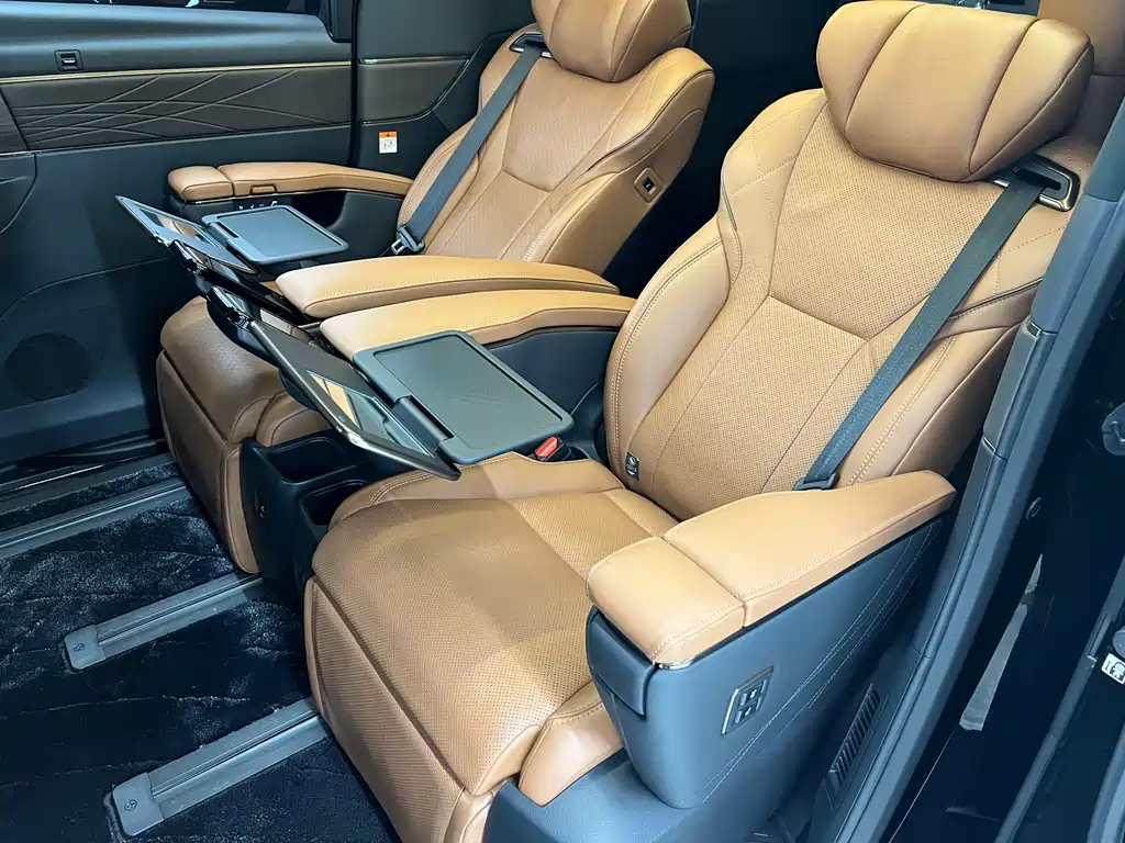 Toyota Alphard 2024 — фото 12