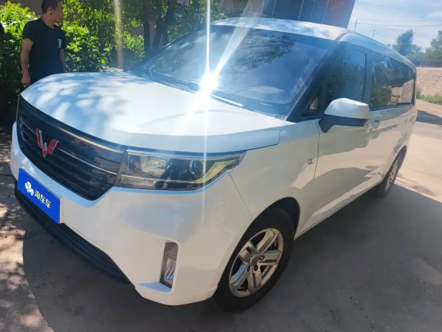 Wuling Journey 2021