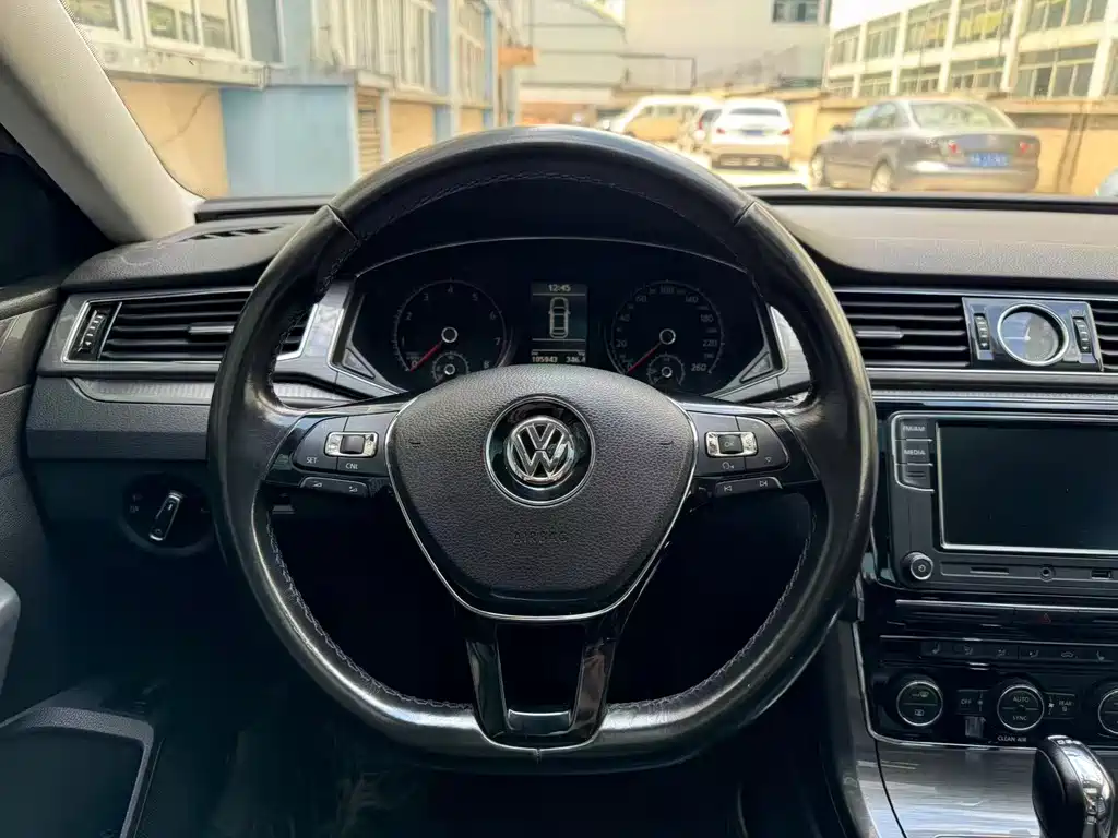 Volkswagen Passat 2016 — фото 9