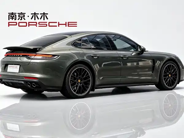 Porsche Panamera 2023