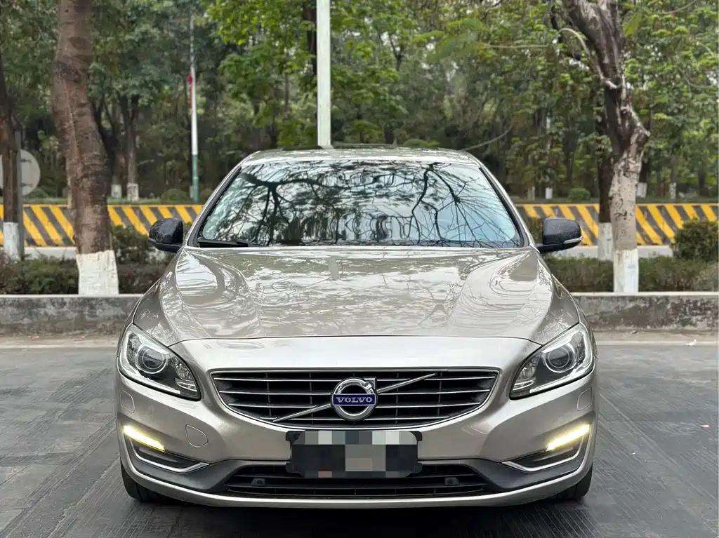 Volvo S60 2014 — фото 2