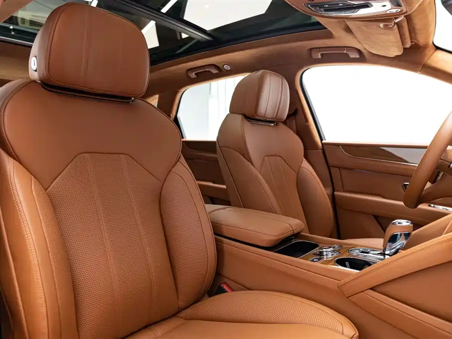 Bentley Bentayga 2021 — фото 15