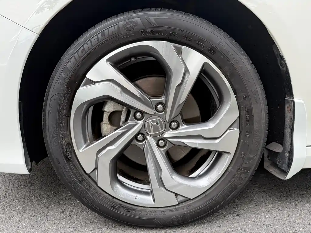 Honda Accord 2019 — фото 19