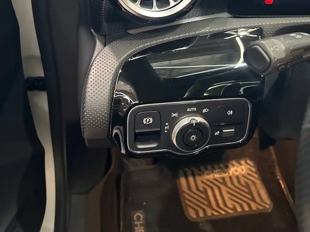 Mercedes-Benz A-Class 2021 — фото 13