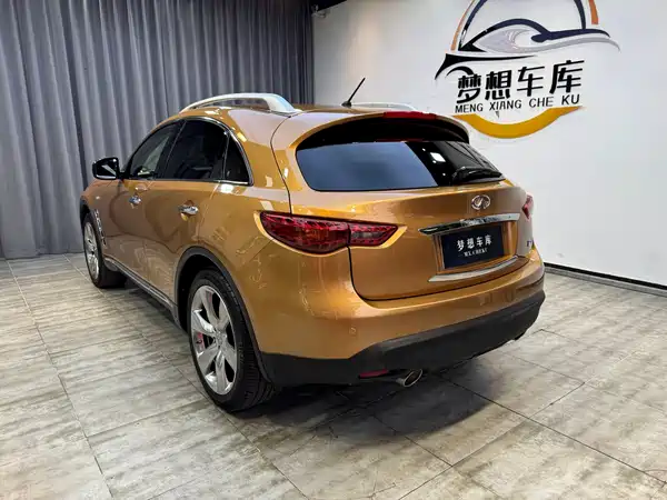 Infiniti FX 2011